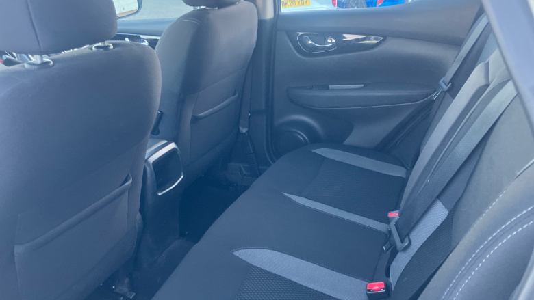 Nissan Qashqai 1.3 DiG-T Acenta Premium 5dr Petrol Hatchback